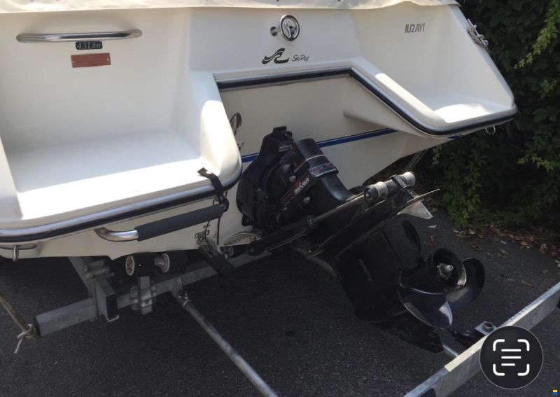 Sea Ray 200 Cuddy Cabin