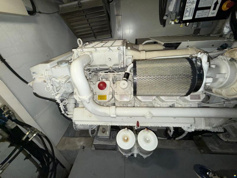 Azimut 68E