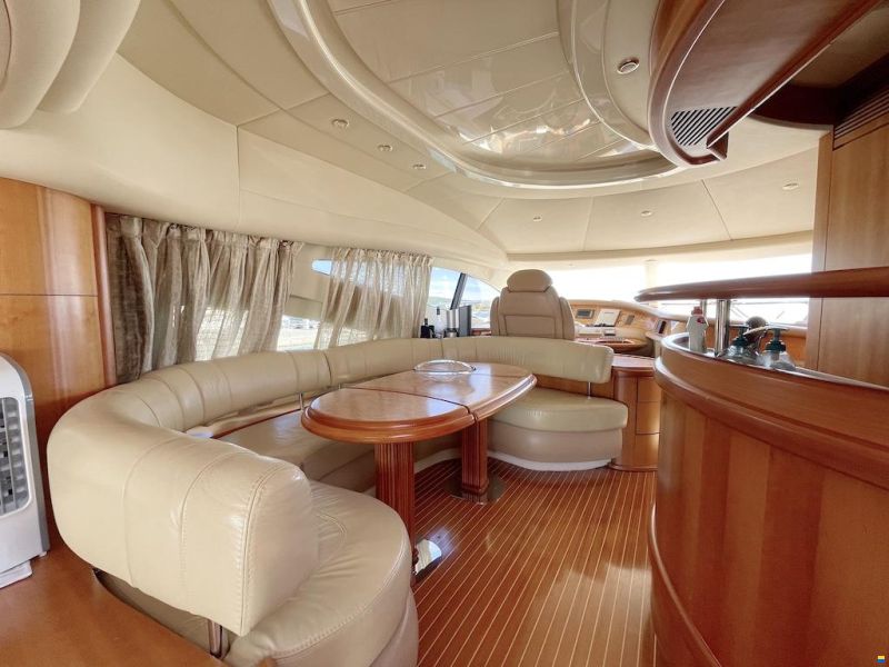 Azimut 68E