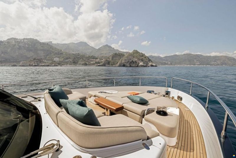 Azimut Magellano 60