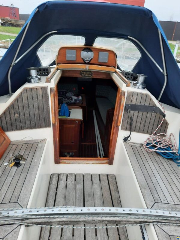 Sweden Yachts 38