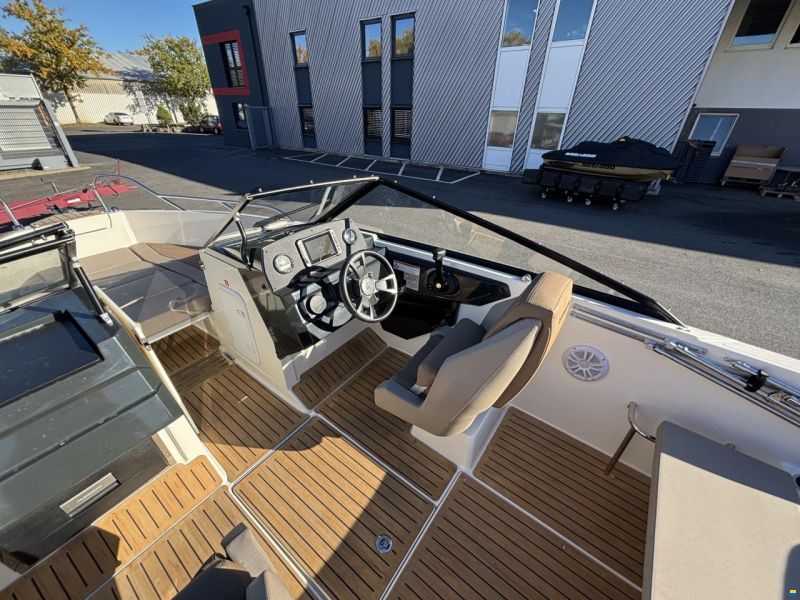 Quicksilver Activ 605 Bowrider