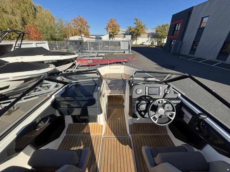 Quicksilver Activ 605 Bowrider