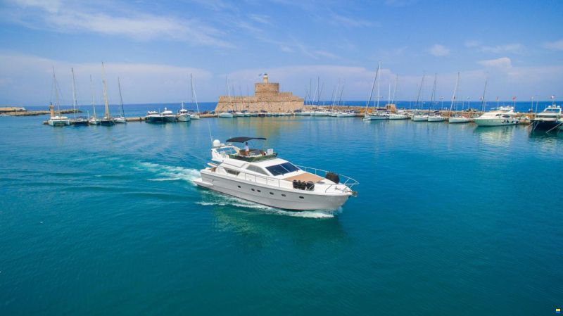 Ferretti 55
