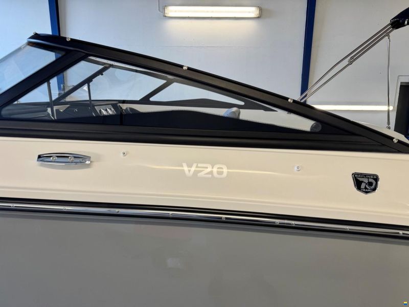 Bayliner V20 OB Bowrider med 150 hk Merc