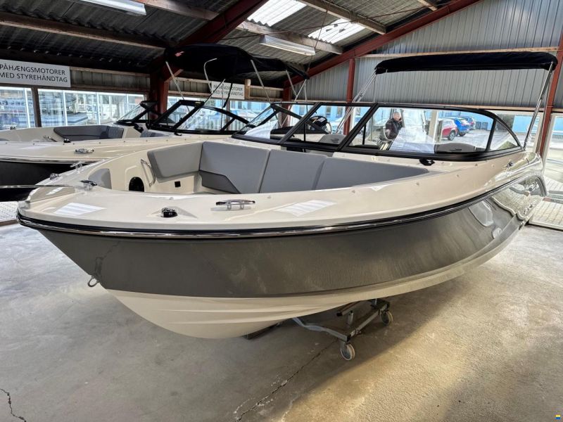 Bayliner V20 OB Bowrider med 150 hk Merc