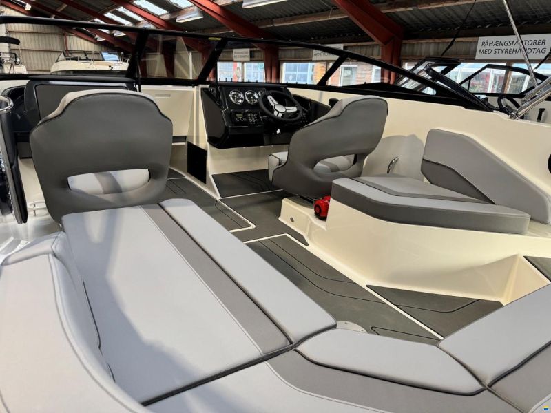 Bayliner V20 OB Bowrider med 150 hk Merc