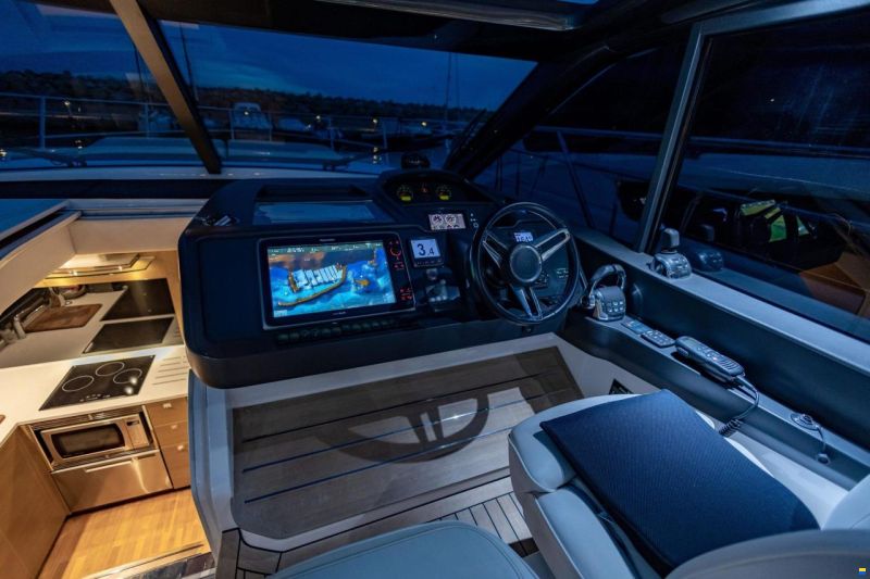 Princess V48 Open