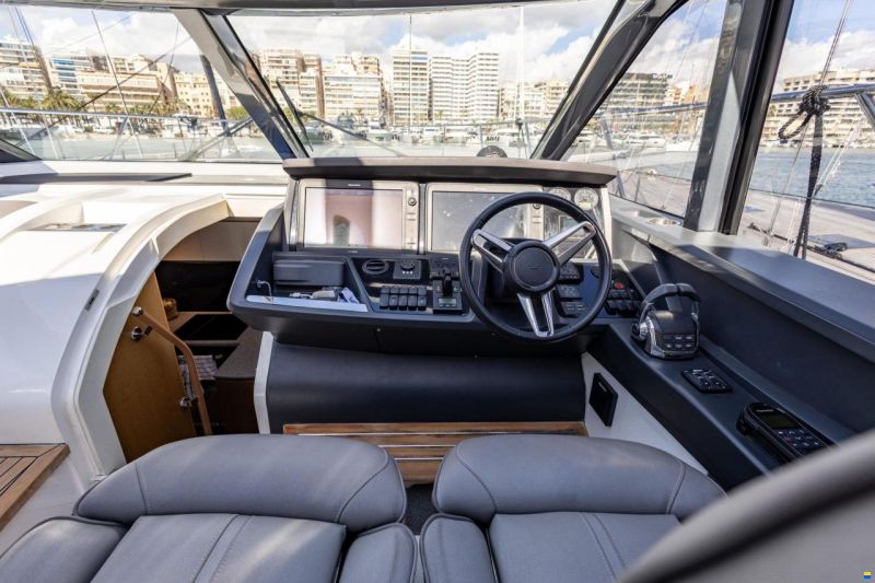 Princess V58 Open