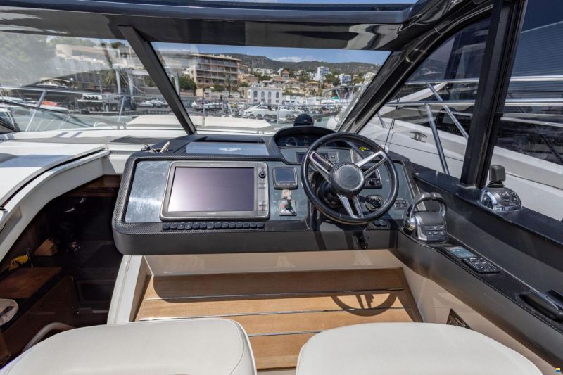 Princess V48 Open