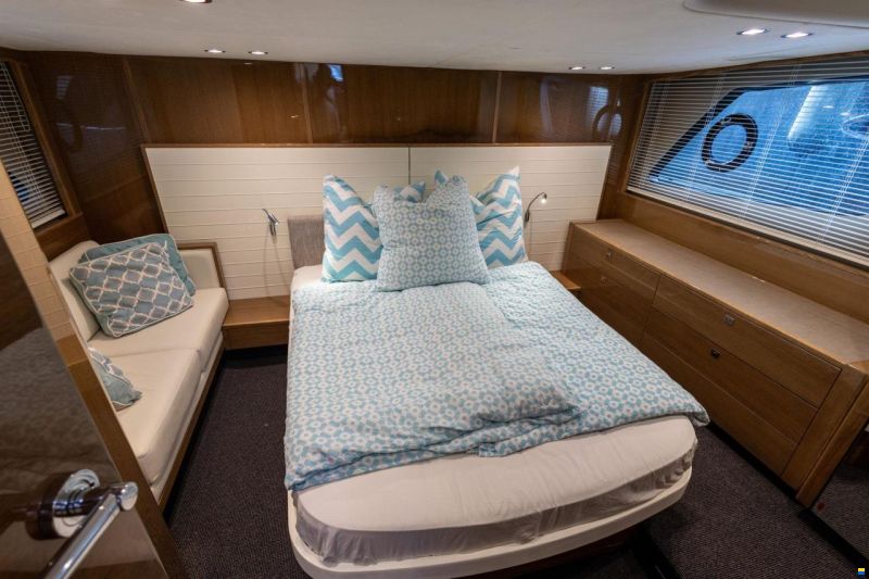 Princess V48 Open