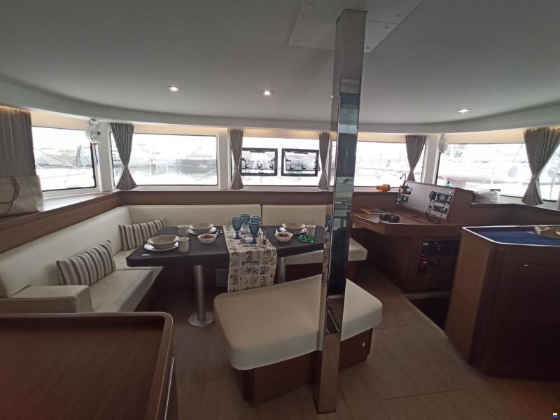 Lagoon 42