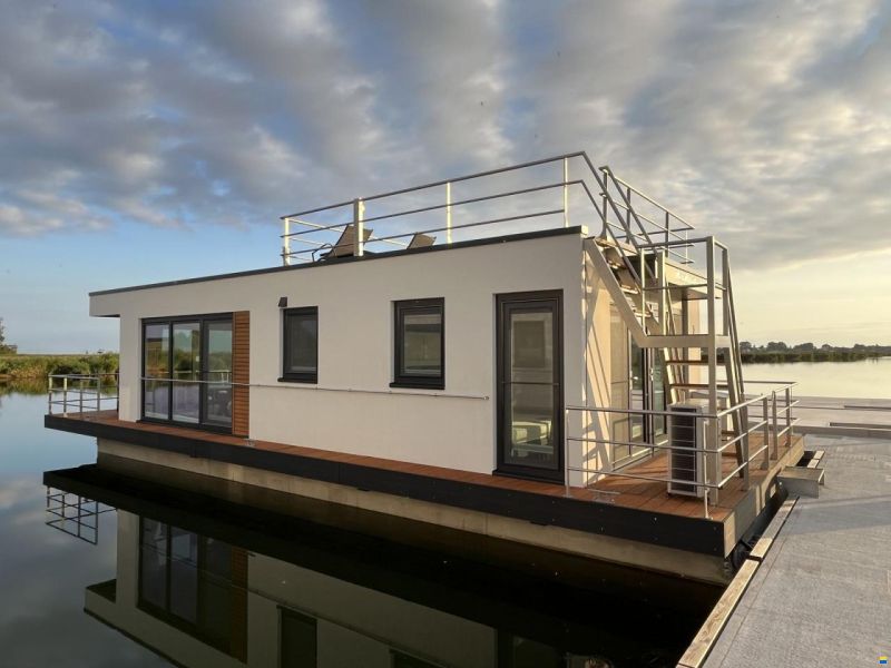 Floating 44 Typ Scandic