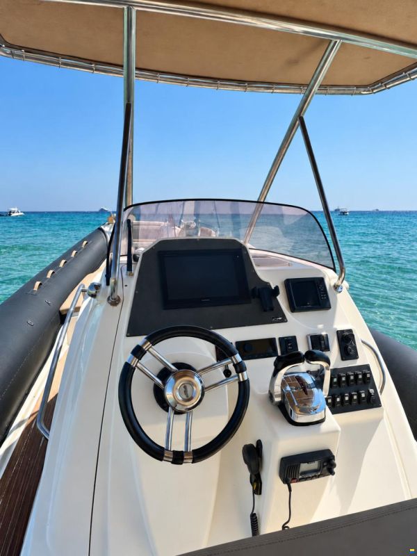 Nuova Jolly Prince 35 Sport Cabin
