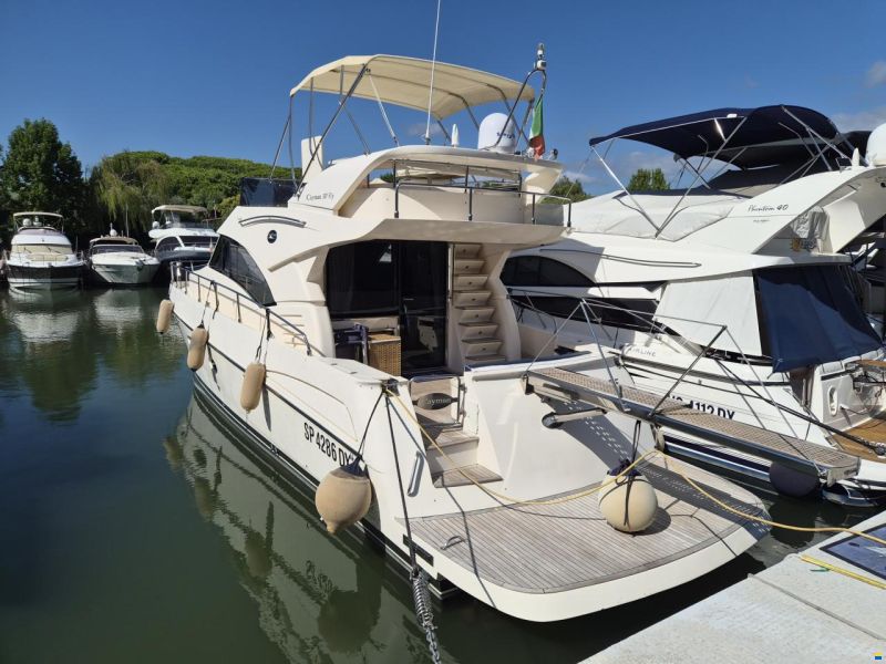 Cayman 50 Fly