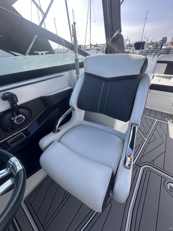 Monterey 255SS