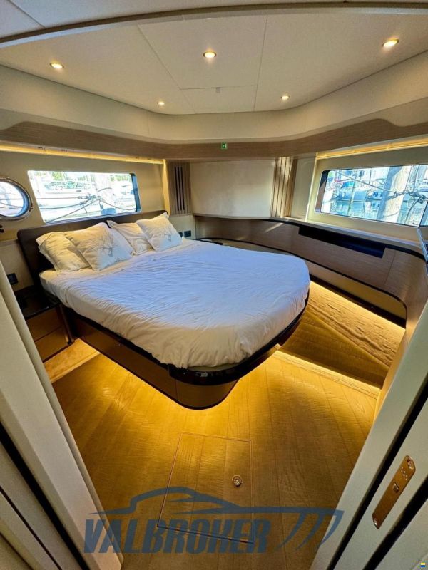 Absolute 52 NAVETTA