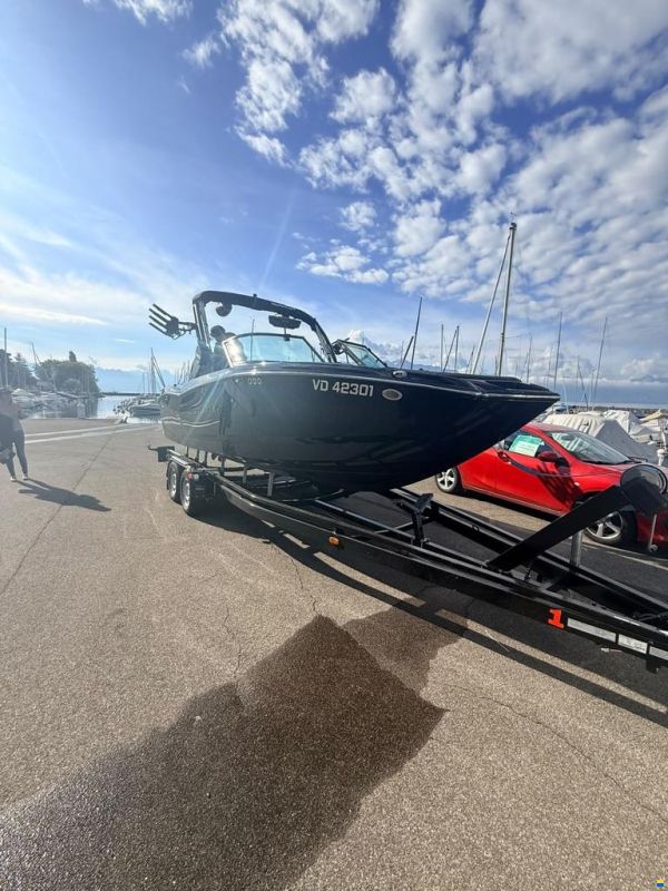 MasterCraft NXT23 | 202 | Black x Red