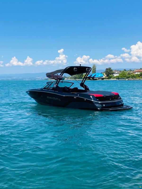MasterCraft NXT23 | 2024 | Black x Red