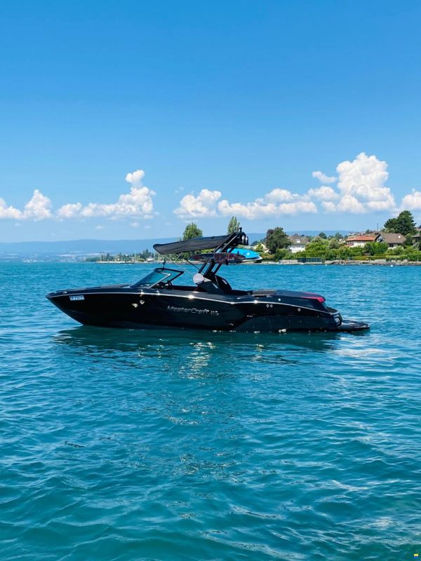 MasterCraft NXT23 | 2024 | Black x Red