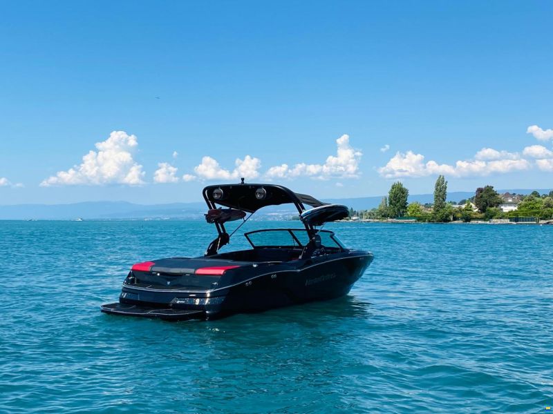 MasterCraft NXT23 | 2024 | Black x Red