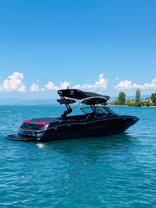 MasterCraft NXT23 | 2024 | Black x Red