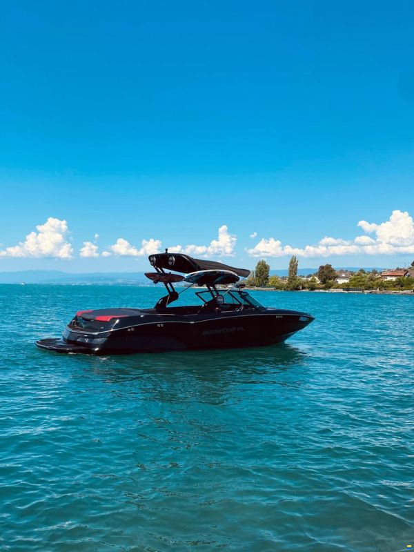 MasterCraft NXT23 | 2024 | Black x Red