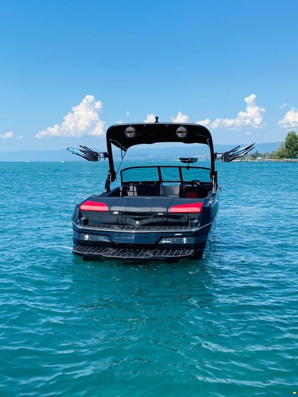 MasterCraft NXT23 | 2024 | Black x Red