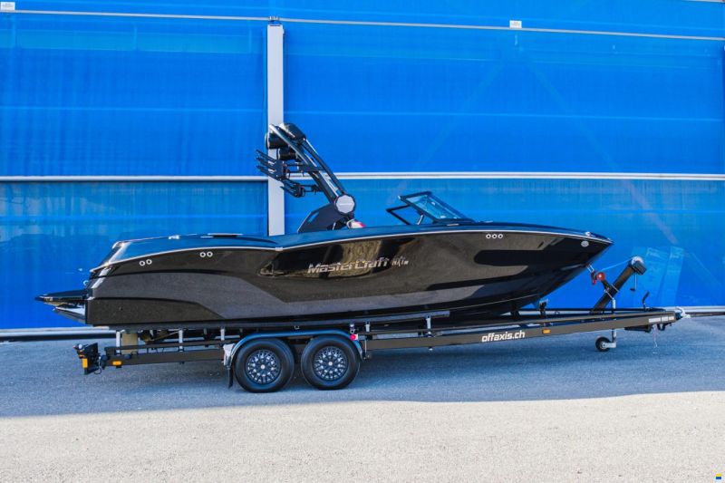 MasterCraft NXT23 | 2024 | Black x Red