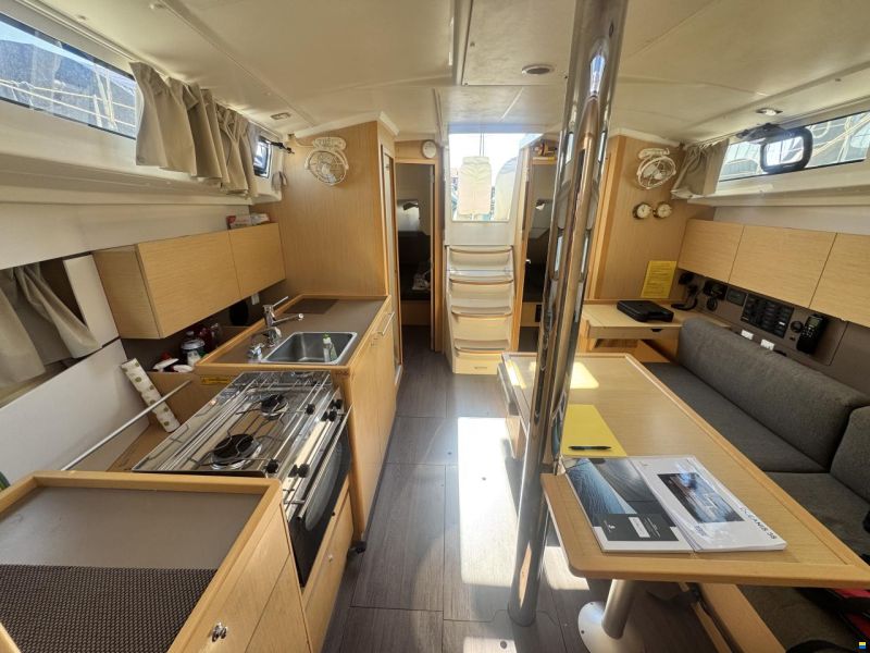 Beneteau Oceanis 38