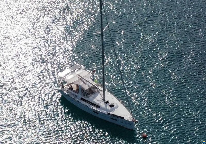 Beneteau Oceanis 38