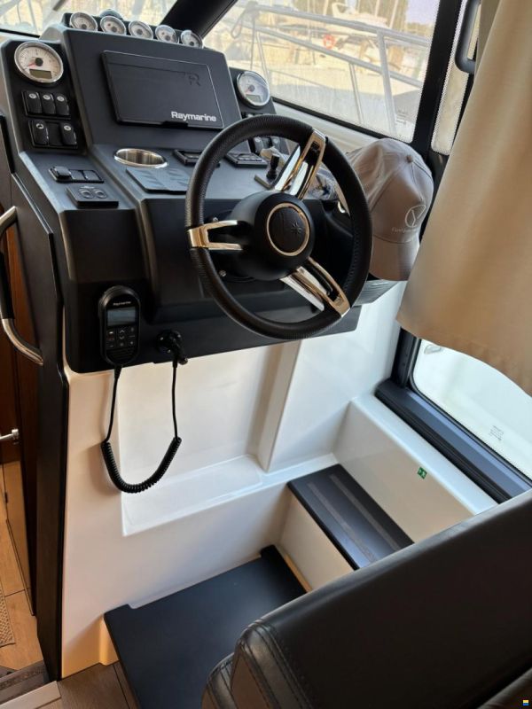 Jeanneau NC 37