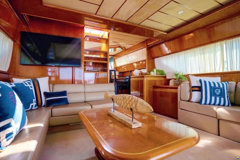 Ferretti 70