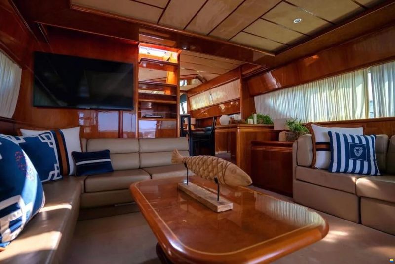 Ferretti 70