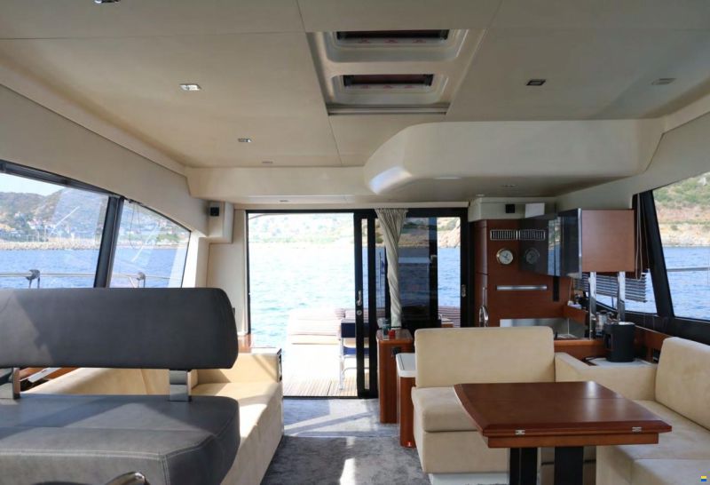 Prestige 550 FLY