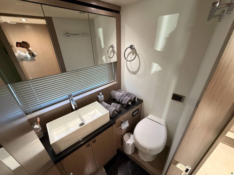 Sunseeker Predator 68