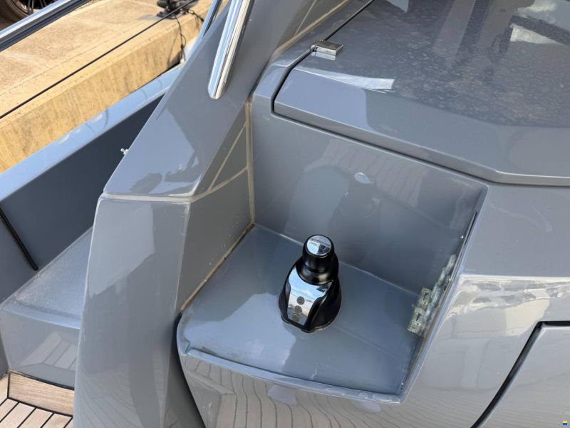 Sunseeker Predator 68