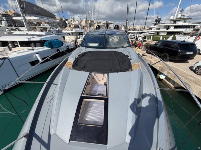Sunseeker Predator 68