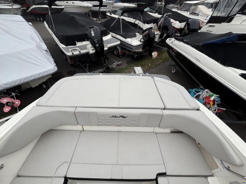 Sea Ray 210 SPXE