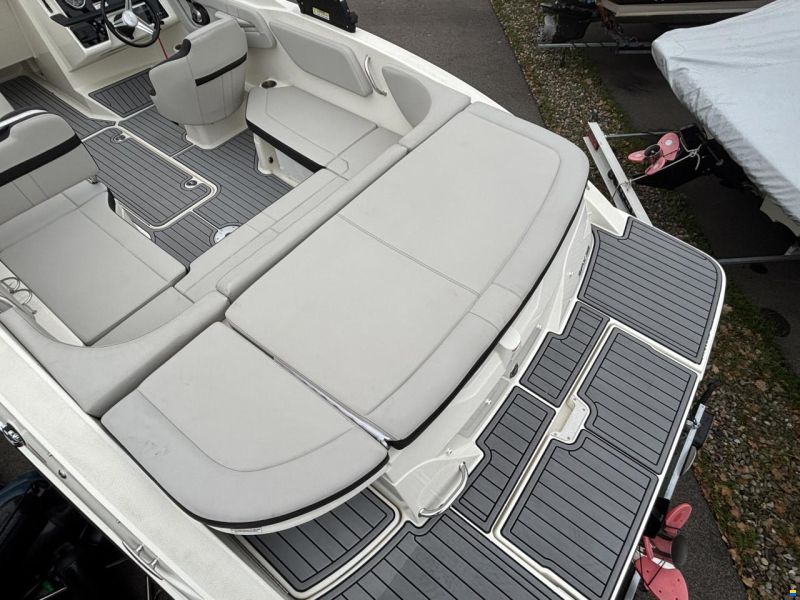 Sea Ray 210 SPXE