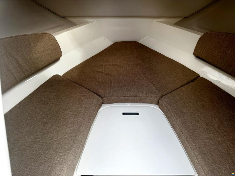 Bayliner VR5 Cuddy