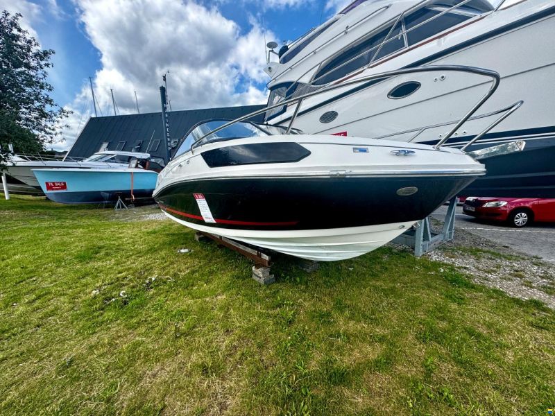 Bayliner VR5 Cuddy