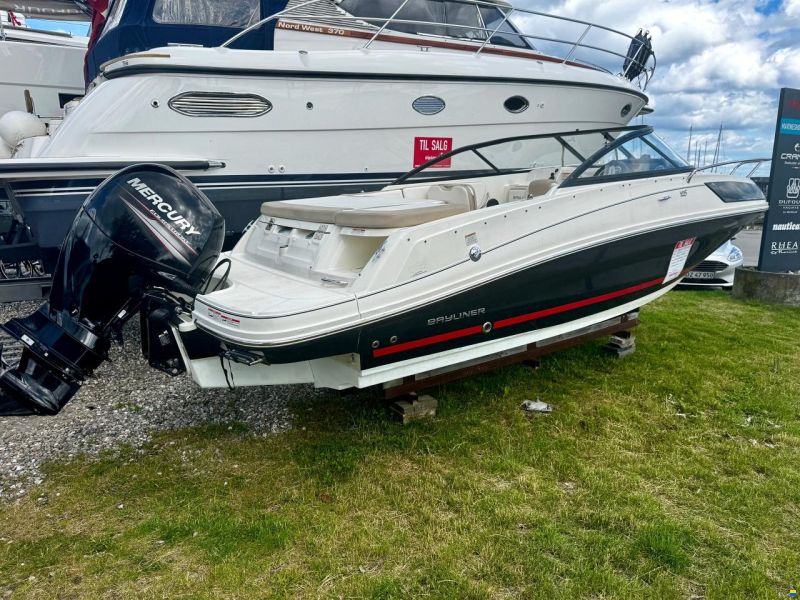 Bayliner VR5 Cuddy