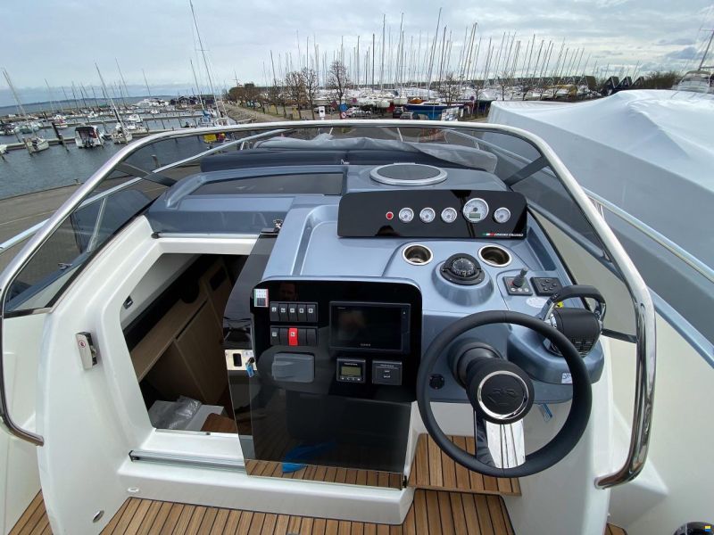 Cranchi E30 Endurance
