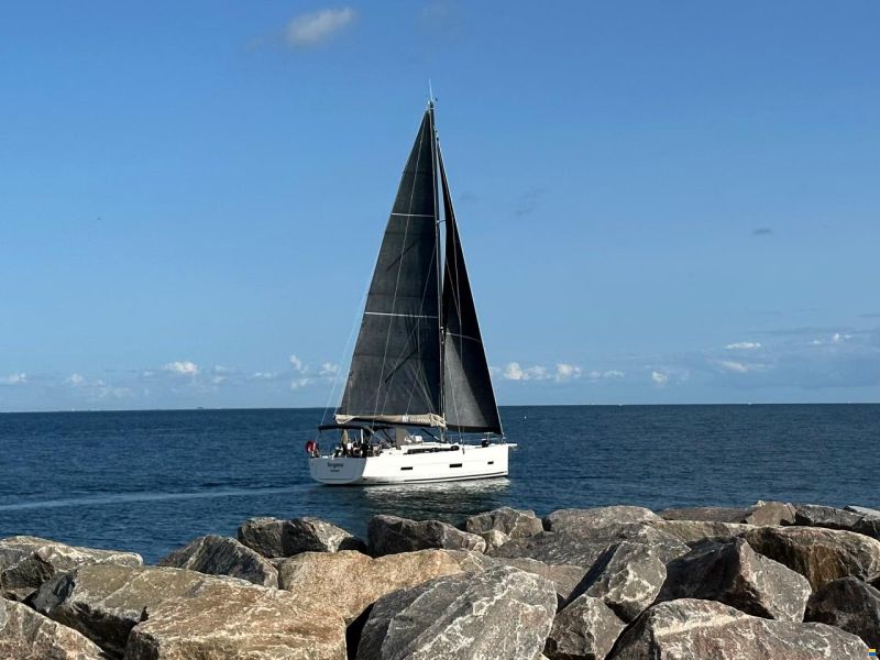 Dufour 430