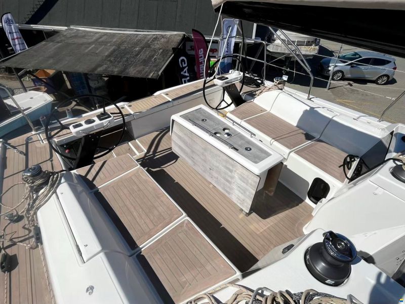 Dufour 430