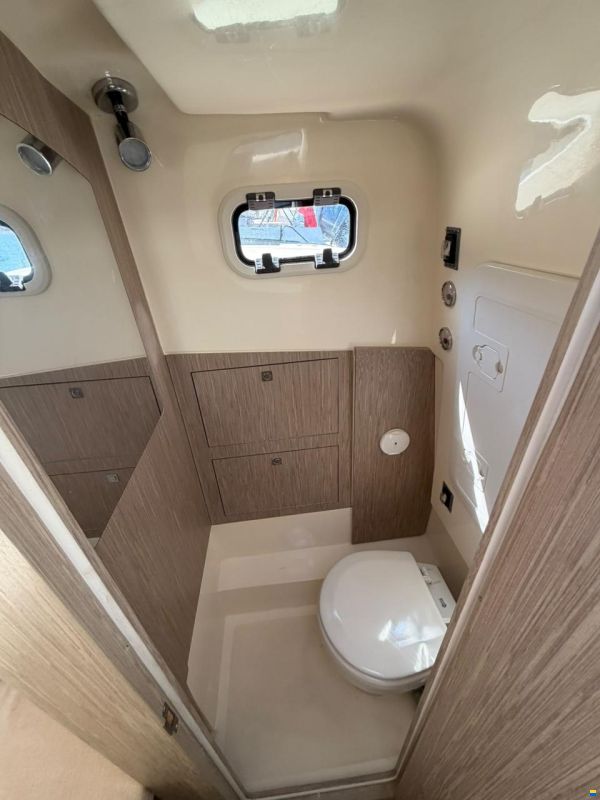 Nuova Jolly Prince 28 Sport Cabin