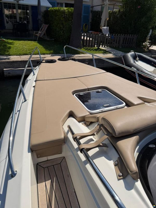 Nuova Jolly Prince 28 Sport Cabin