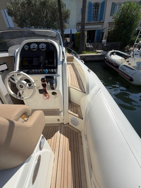 Nuova Jolly Prince 28 Sport Cabin