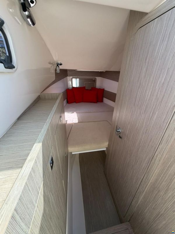 Nuova Jolly Prince 28 Sport Cabin